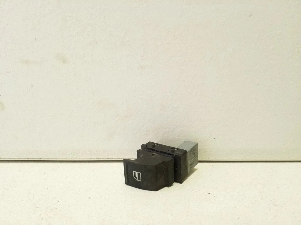 Elektriaknate lüliti 7L6959855B