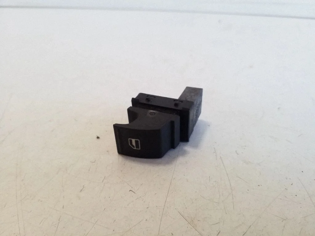 Elektriaknate lüliti 7L6959855B