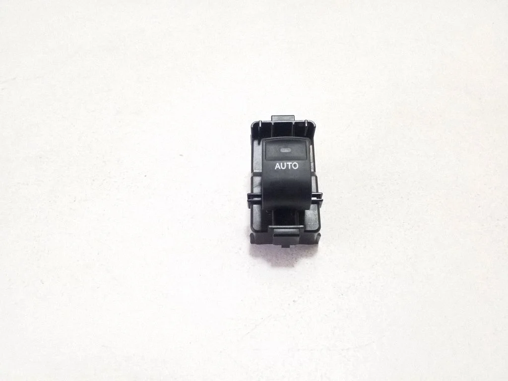 Electric window control switch 192801
