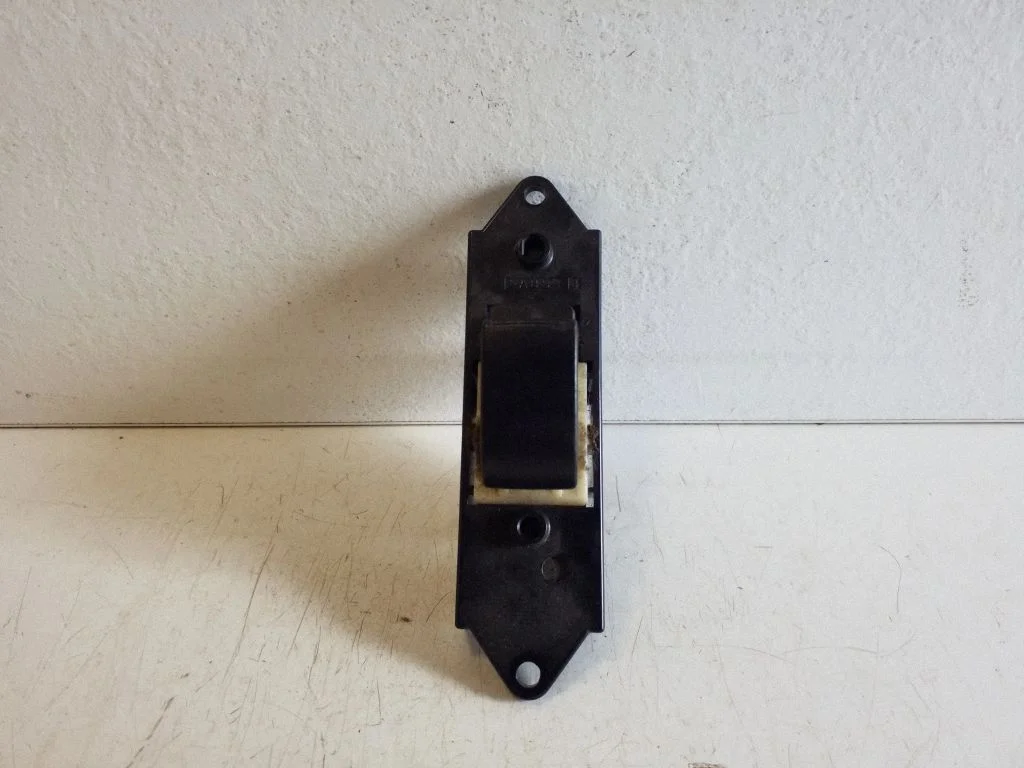 Elektriaknate lüliti MR587944