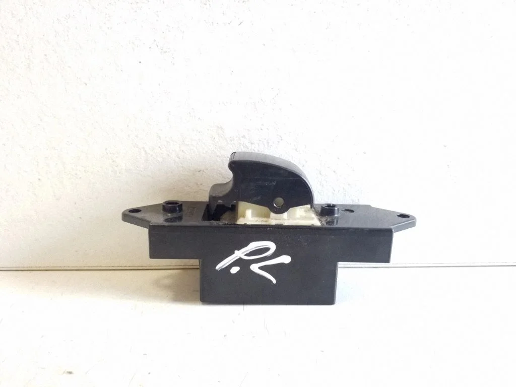 Elektriaknate lüliti MR587944