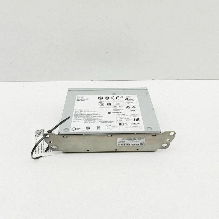 Raadio / CD/DVD-mängija / navigatsioon 5B3F808