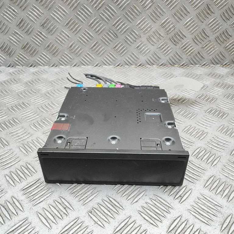 Radio/CD/DVD atskaņotājs/navigācija 10H035816