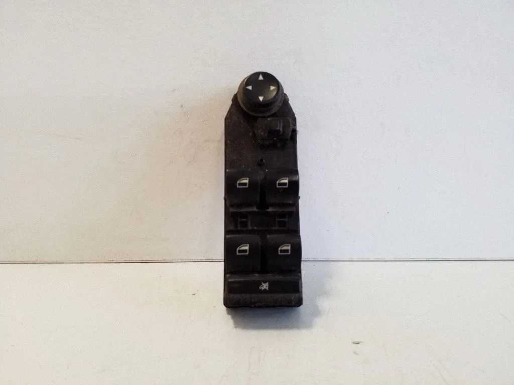 Electric window control switch 3414353