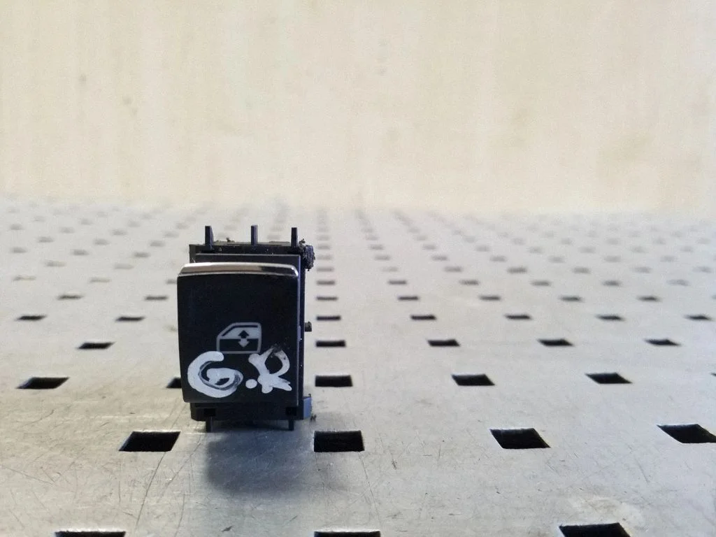 Elektriaknate lüliti 5G0959355