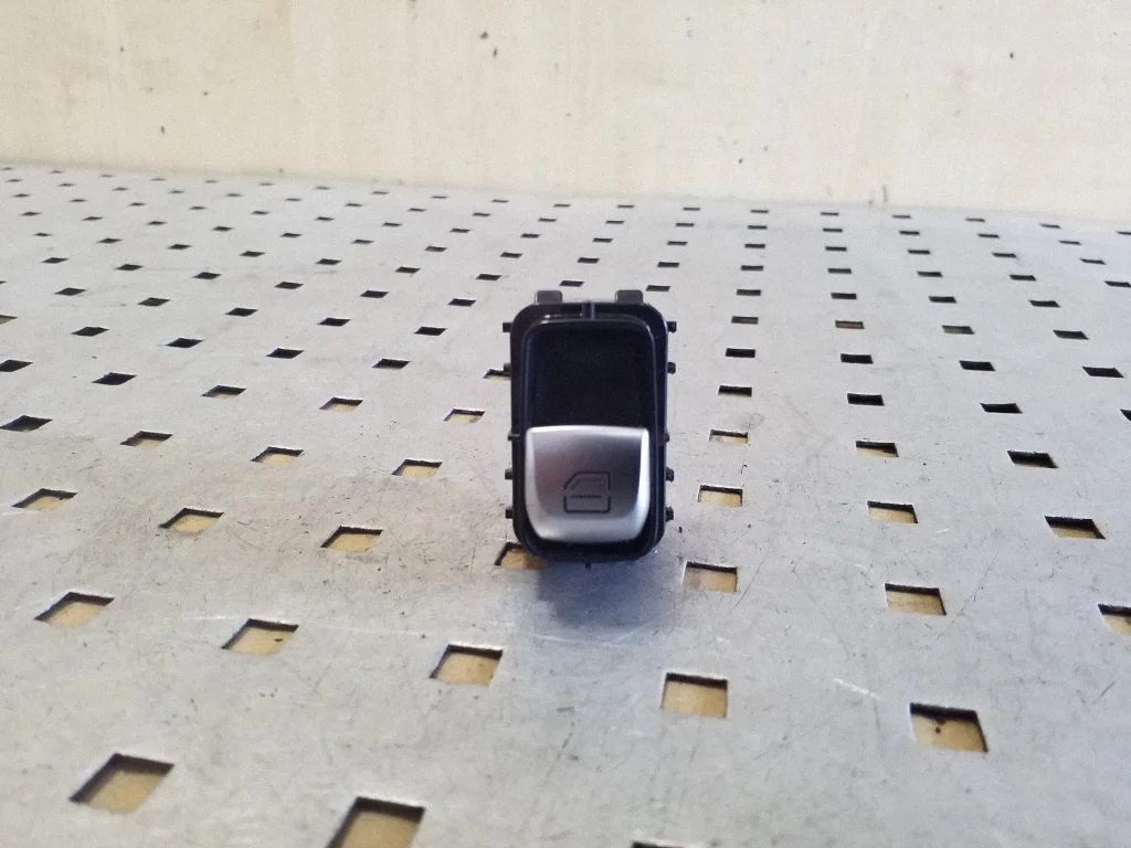 Electric window control switch – Mercedes-Benz GLC-Class C253 (2016-)