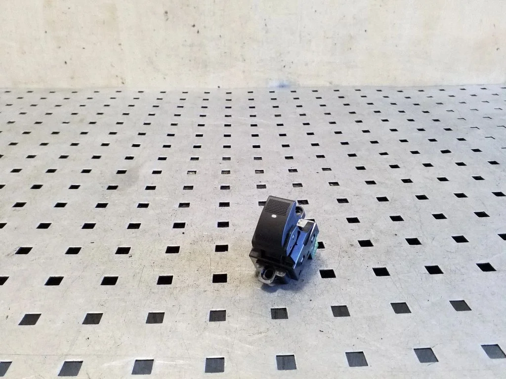 Elektriaknate lüliti EB3T14529AA