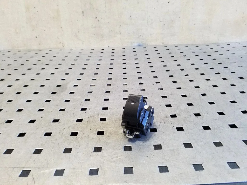 Elektriaknate lüliti EB3T14529AA