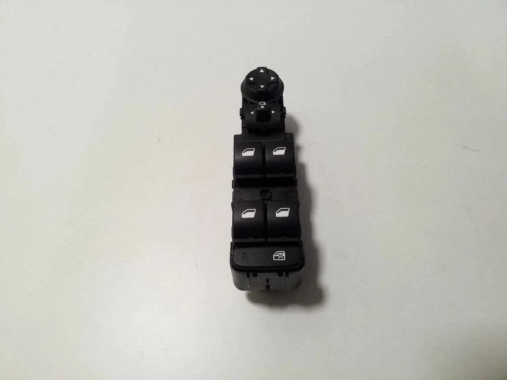 Electric window control switch – Opel Grandland X (2017-2024)