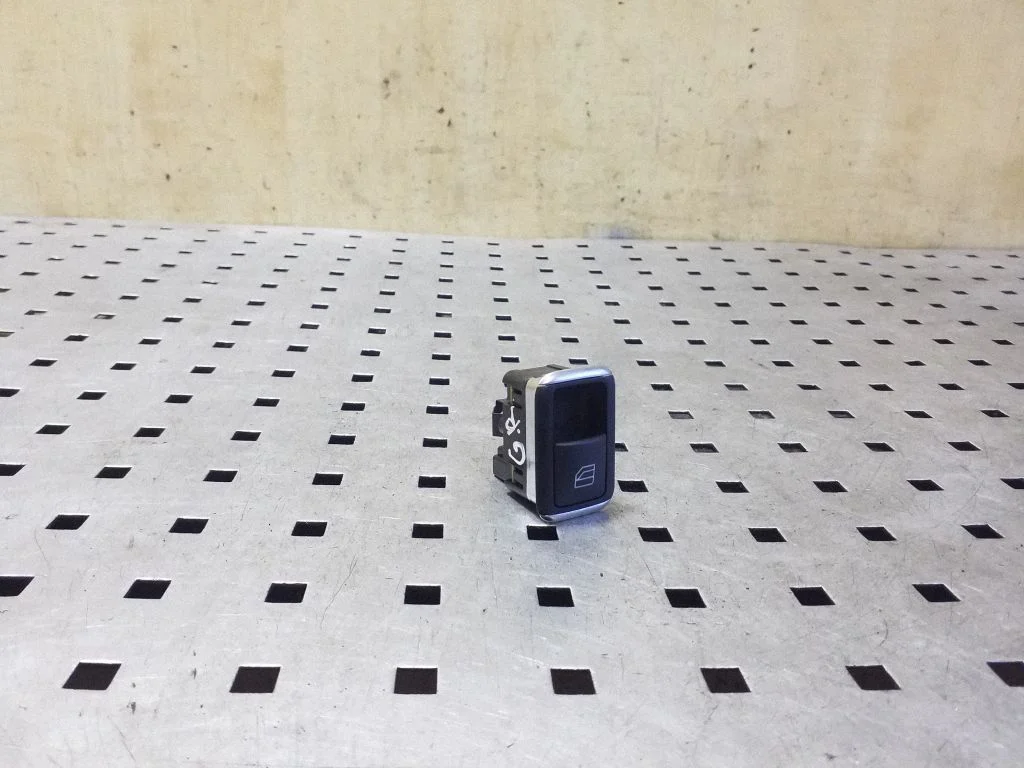 Elektriaknate lüliti A2049058102