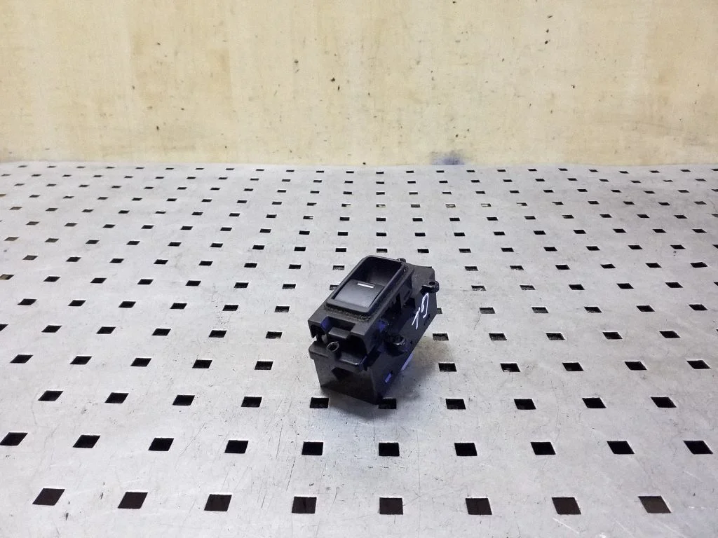 Elektriaknate lüliti 83790T1GE511BLK