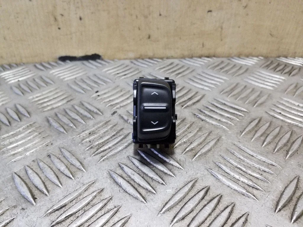 Electric window control switch 254214937R