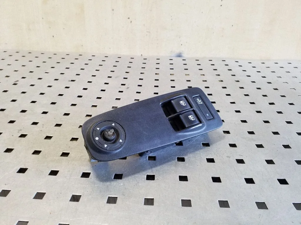 Electric window control switch – Fiat Ducato (2014-)