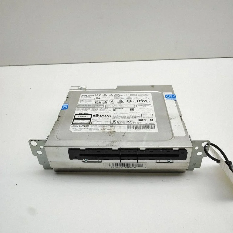 Radio, odtwarzacz CD/DVD, nawigacja 8720702
