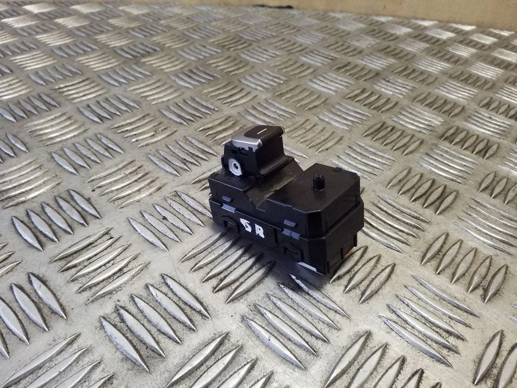 Elektriaknate lüliti 93590D9100