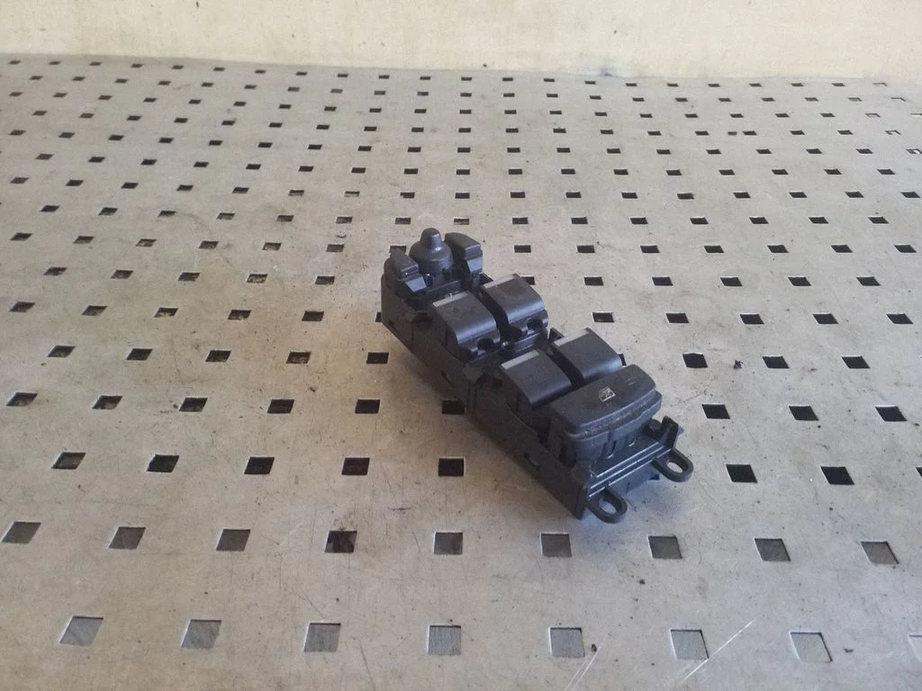 Electric window control switch AW9314540AC