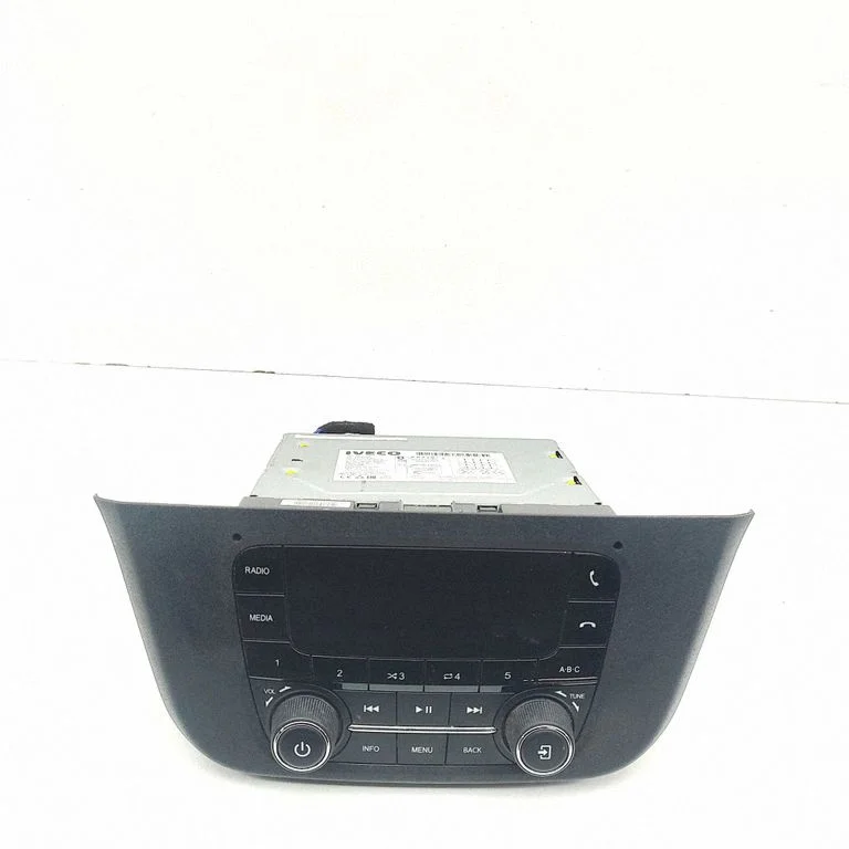 Radio/CD/DVD/GPS head unit 5802385214 – Iveco Daily 6th gen (2014-)
