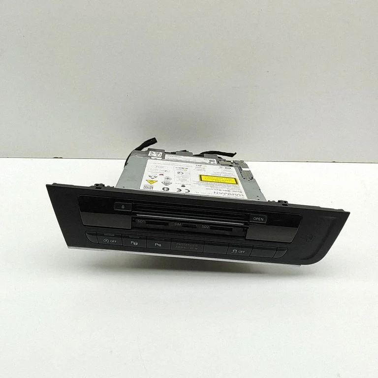 Radio/CD/DVD/GPS head unit 4G1035021D