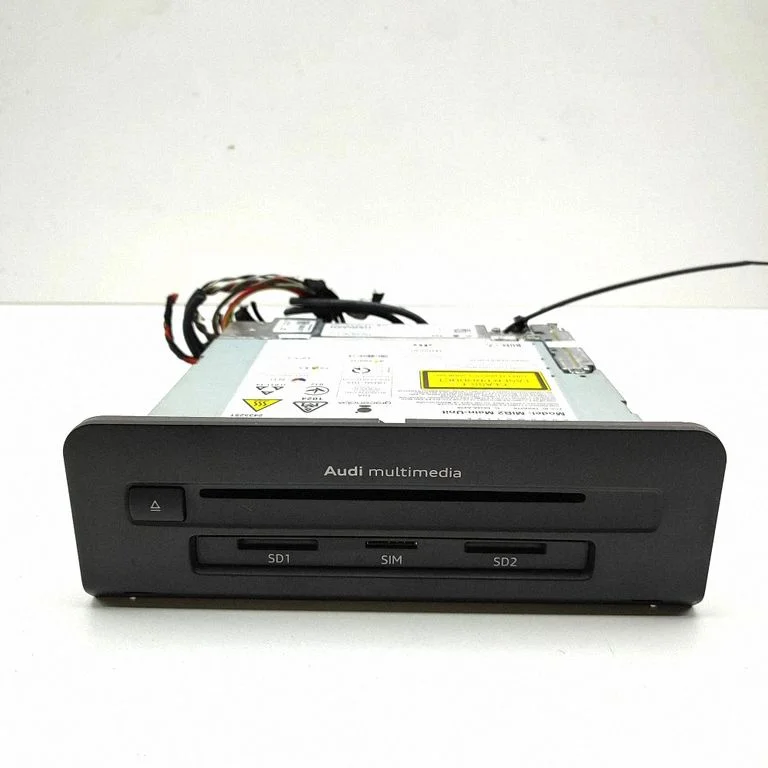 Radio/CD/DVD atskaņotājs/navigācija 8W0035021A