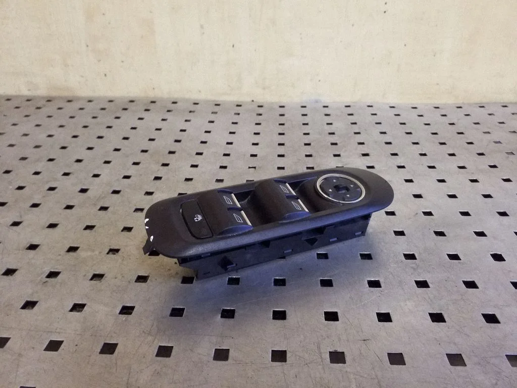Electric window control switch AM2T14A132AA