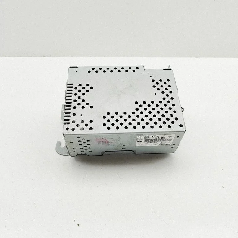 Radio/CD/DVD atskaņotājs/navigācija LJ8T18K810VHK