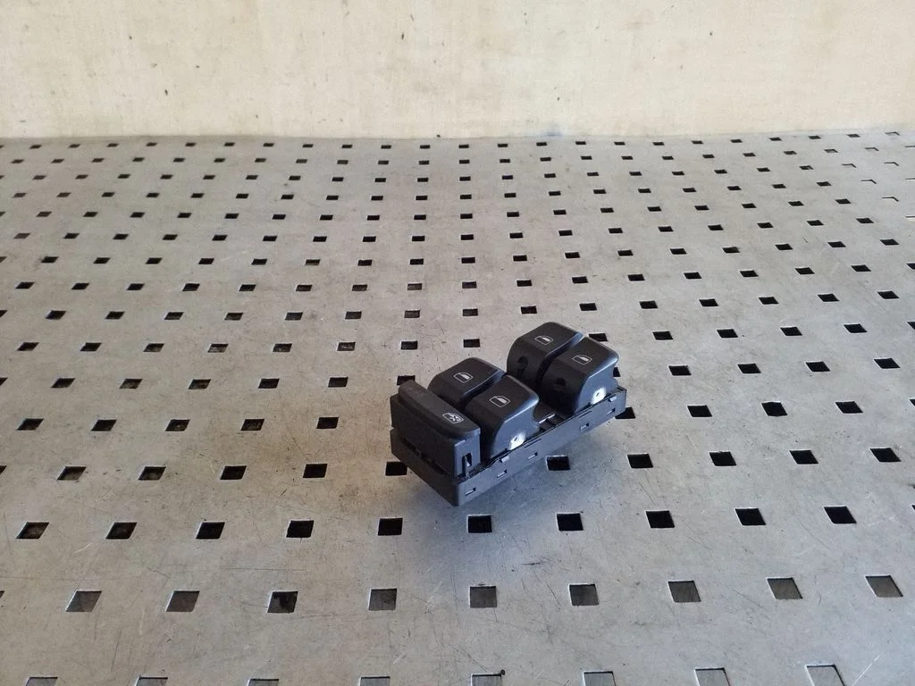 Electric window control switch – Audi Q5 SQ5 8R (2008-2017)