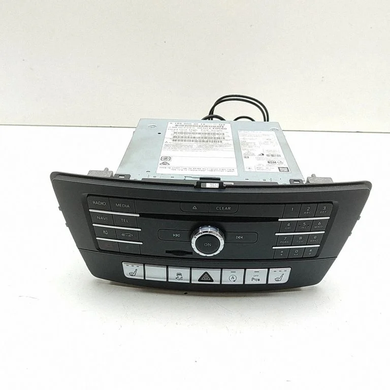 Radio/CD/DVD atskaņotājs/navigācija A1669010805