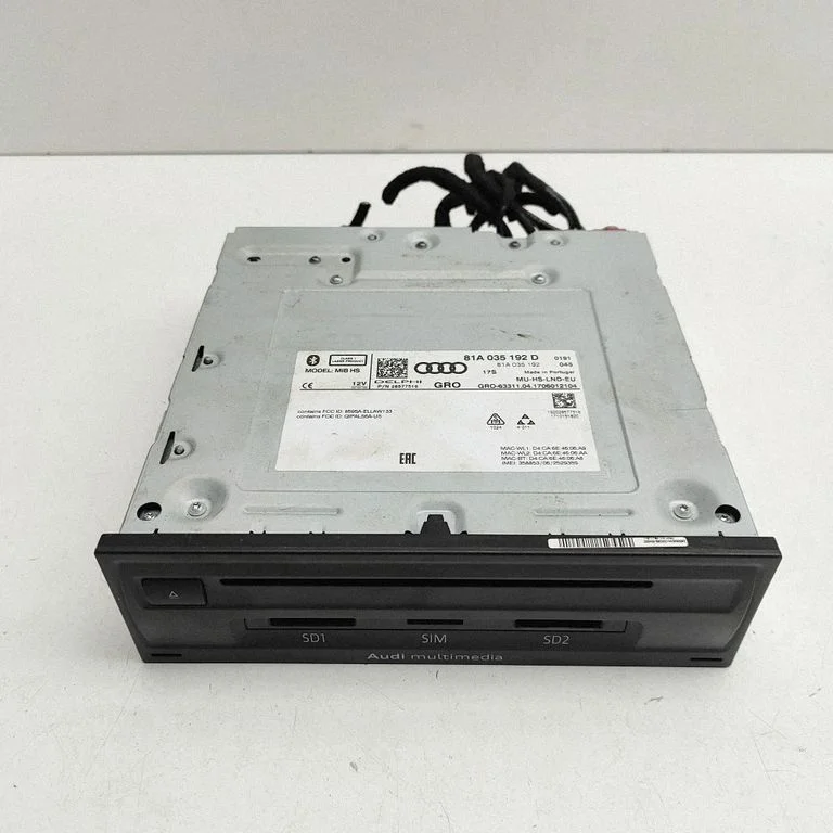 Radio/CD/DVD atskaņotājs/navigācija 81A035192