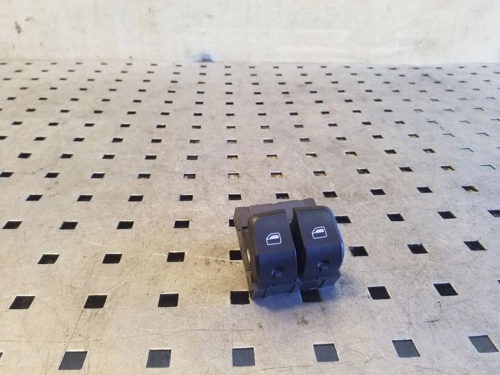 Elektrisko logu slēdzis 9K0959851A