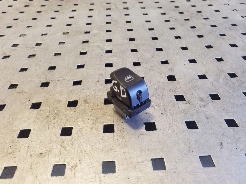 Elektriaknate lüliti 8K0959855A