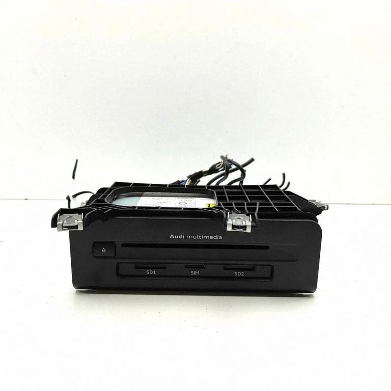 Radio, odtwarzacz CD/DVD, nawigacja 8W0035036A