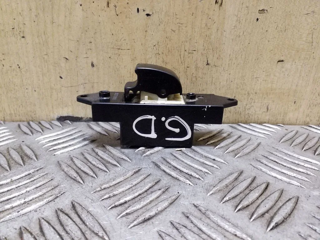 Elektriaknate lüliti MR587944