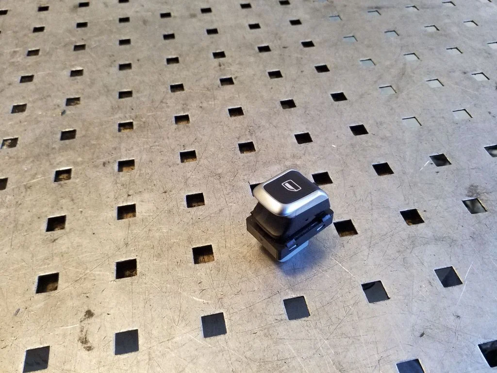Elektrinių langų jungtukas