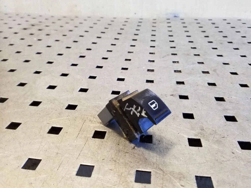 Elektrinių langų jungtukas