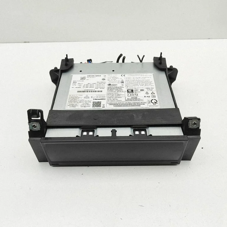 Radio/CD/DVD atskaņotājs/navigācija 10R0510630