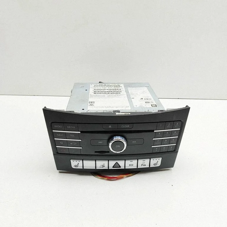 Radio/CD/DVD/GPS head unit – Mercedes-Benz E-Class C207 W207 (2009-2017)