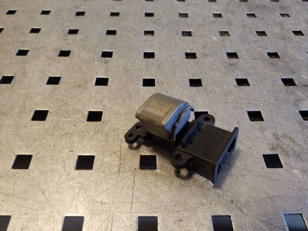 Elektrinių langų jungtukas