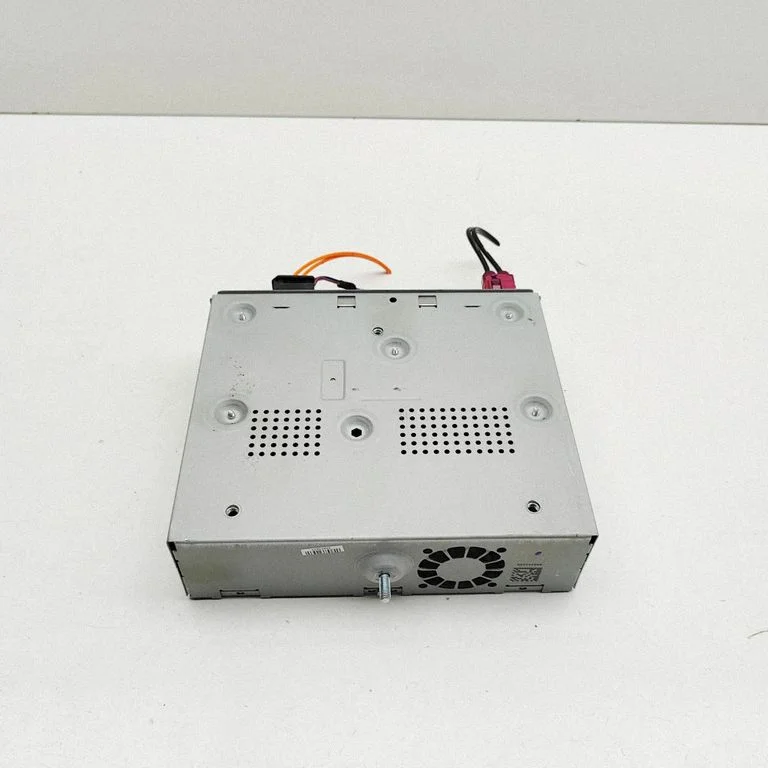 Radio/CD/DVD atskaņotājs/navigācija A2229048000