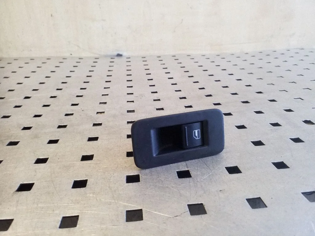 Electric window control switch 7L6959855C
