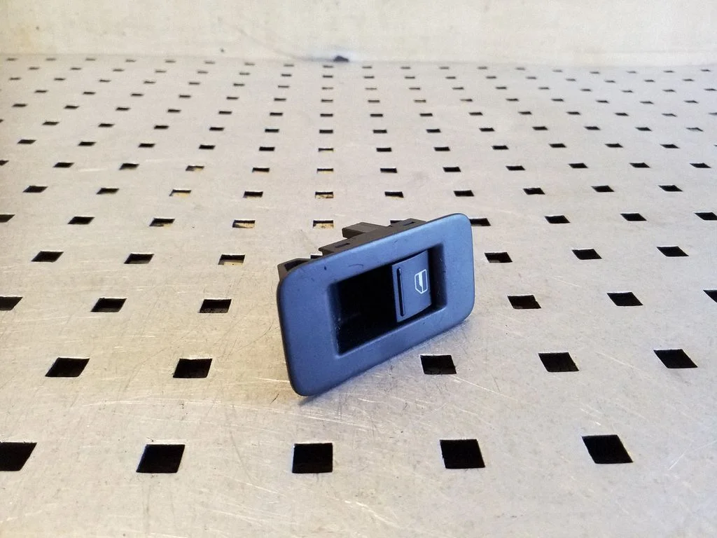 Electric window control switch 7L6959855C