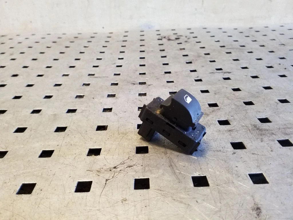 Elektriaknate lüliti 96662297ZD