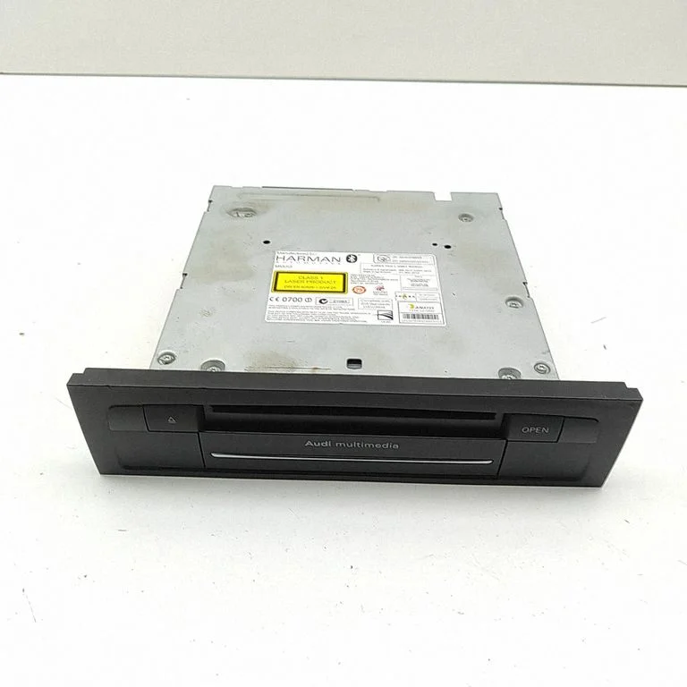 Radio, odtwarzacz CD/DVD, nawigacja 4L2035670C