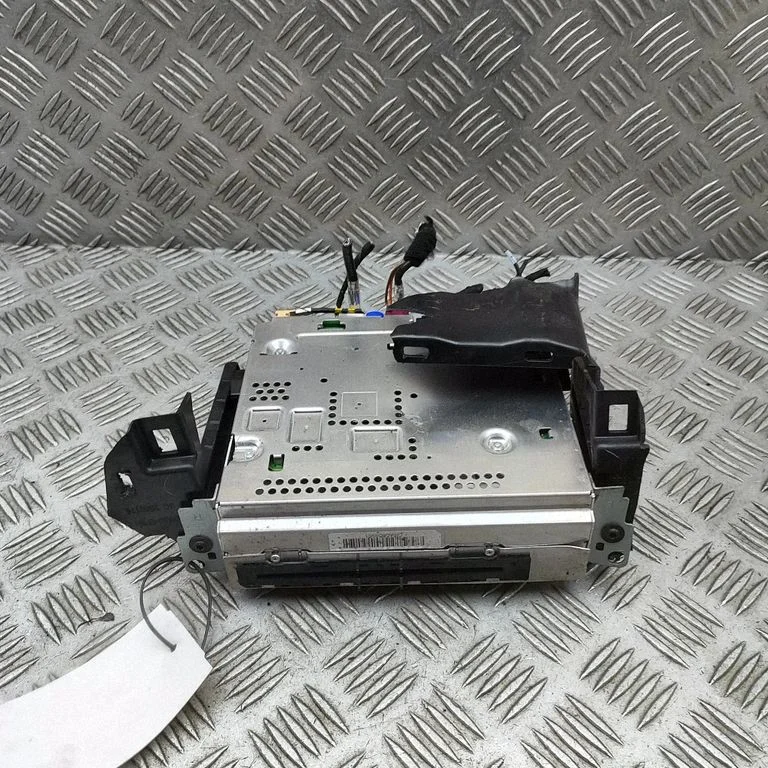 Radio/CD/DVD atskaņotājs/navigācija 5A06D89