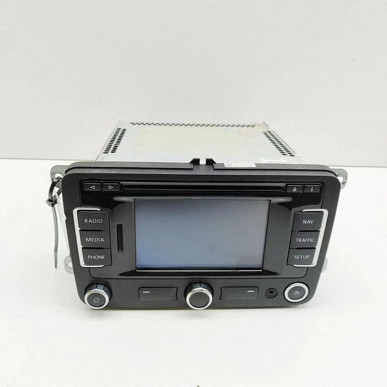 Radio/CD/DVD/GPS head unit – Volkswagen Amarok (2010-2020)
