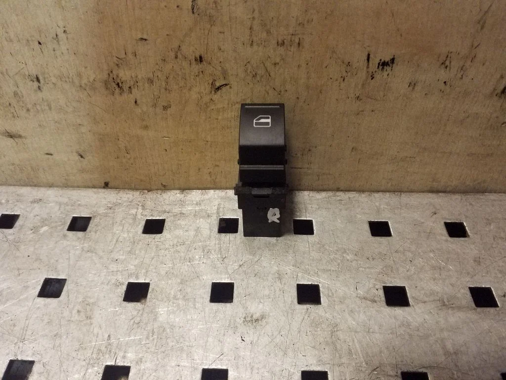 Electric window control switch 7L69598553