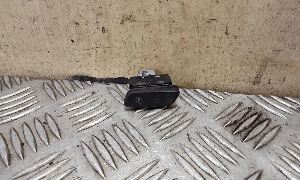 Electric window control switch – Volkswagen Polo IV 9N3 (2005-2009)