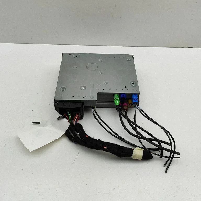 Radio/CD/DVD atskaņotājs/navigācija 89A035043M