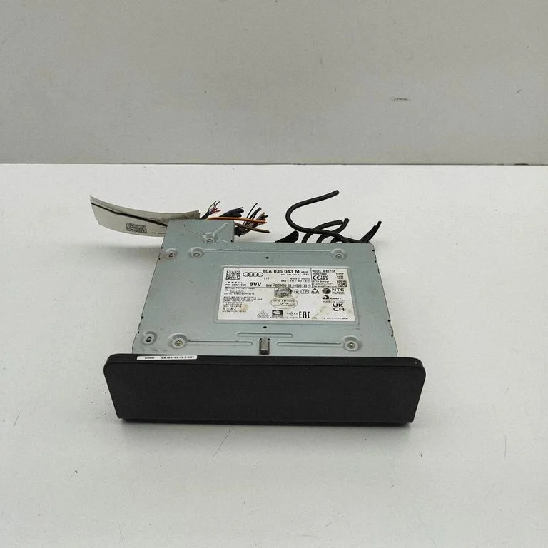 Radio/CD/DVD/GPS head unit 80A035043M