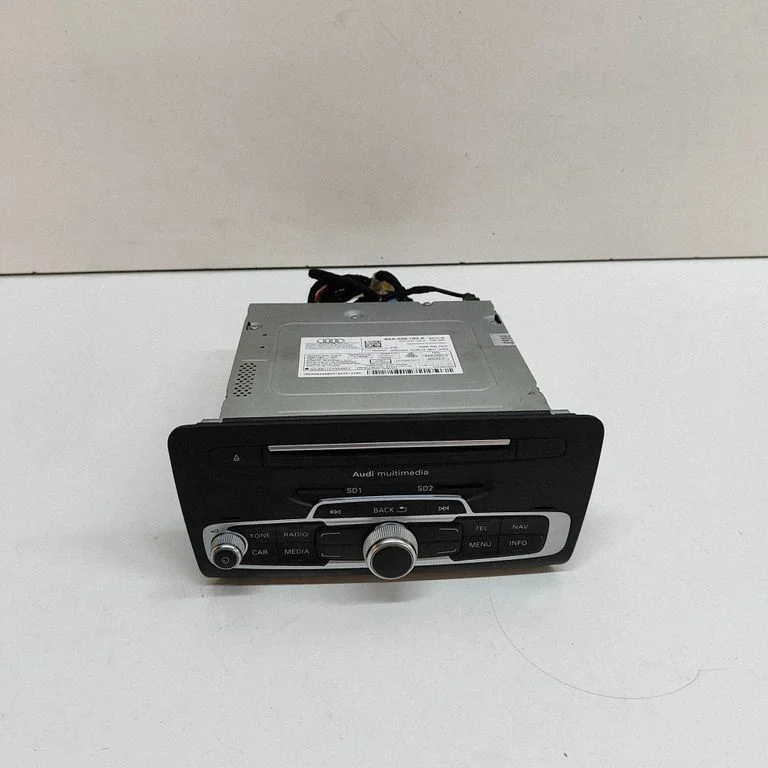 Radio/CD/DVD atskaņotājs/navigācija 8XA035192A