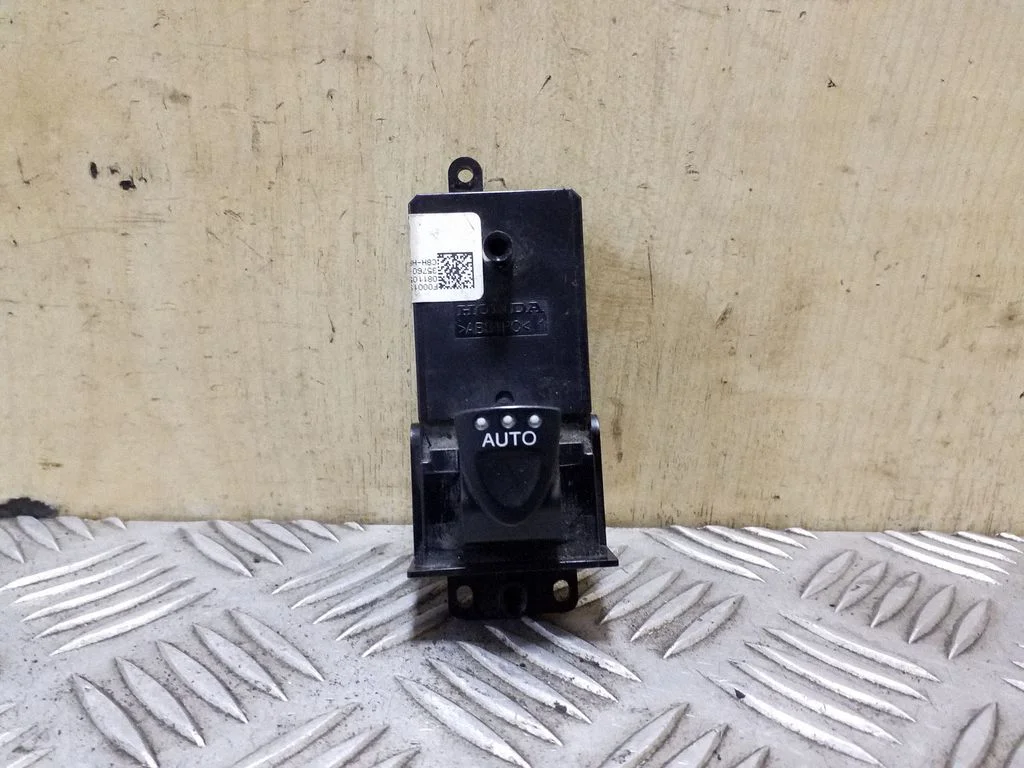 Elektrisko logu slēdzis F000199CA